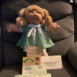 vintage Cabbage Patch doll ￼
